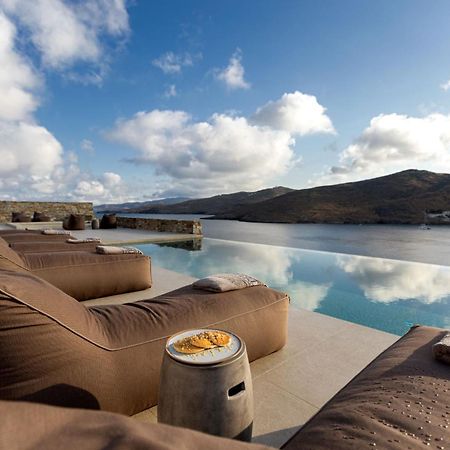 Yfes Hotell Kíthnos Exteriör bild