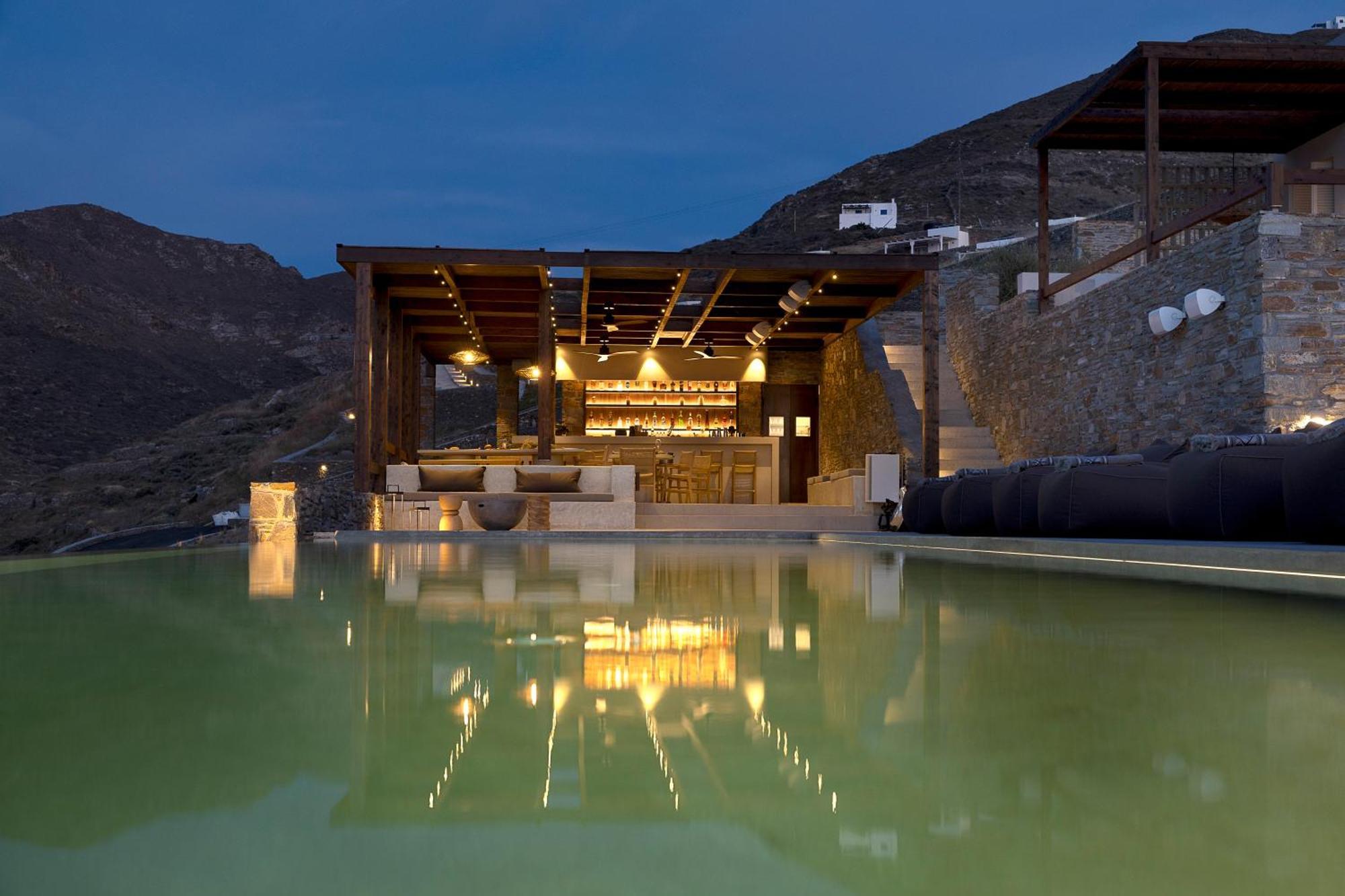 Yfes Hotell Kíthnos Exteriör bild