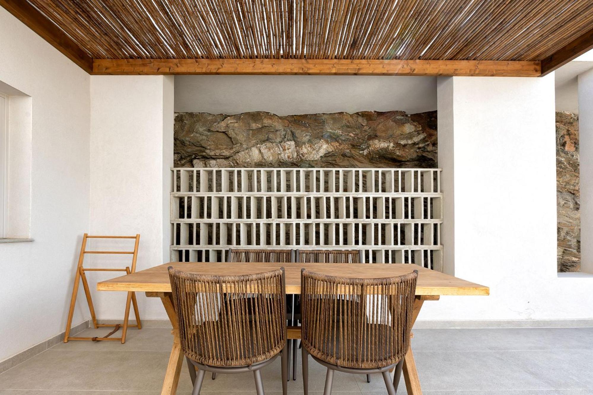 Yfes Hotell Kíthnos Exteriör bild