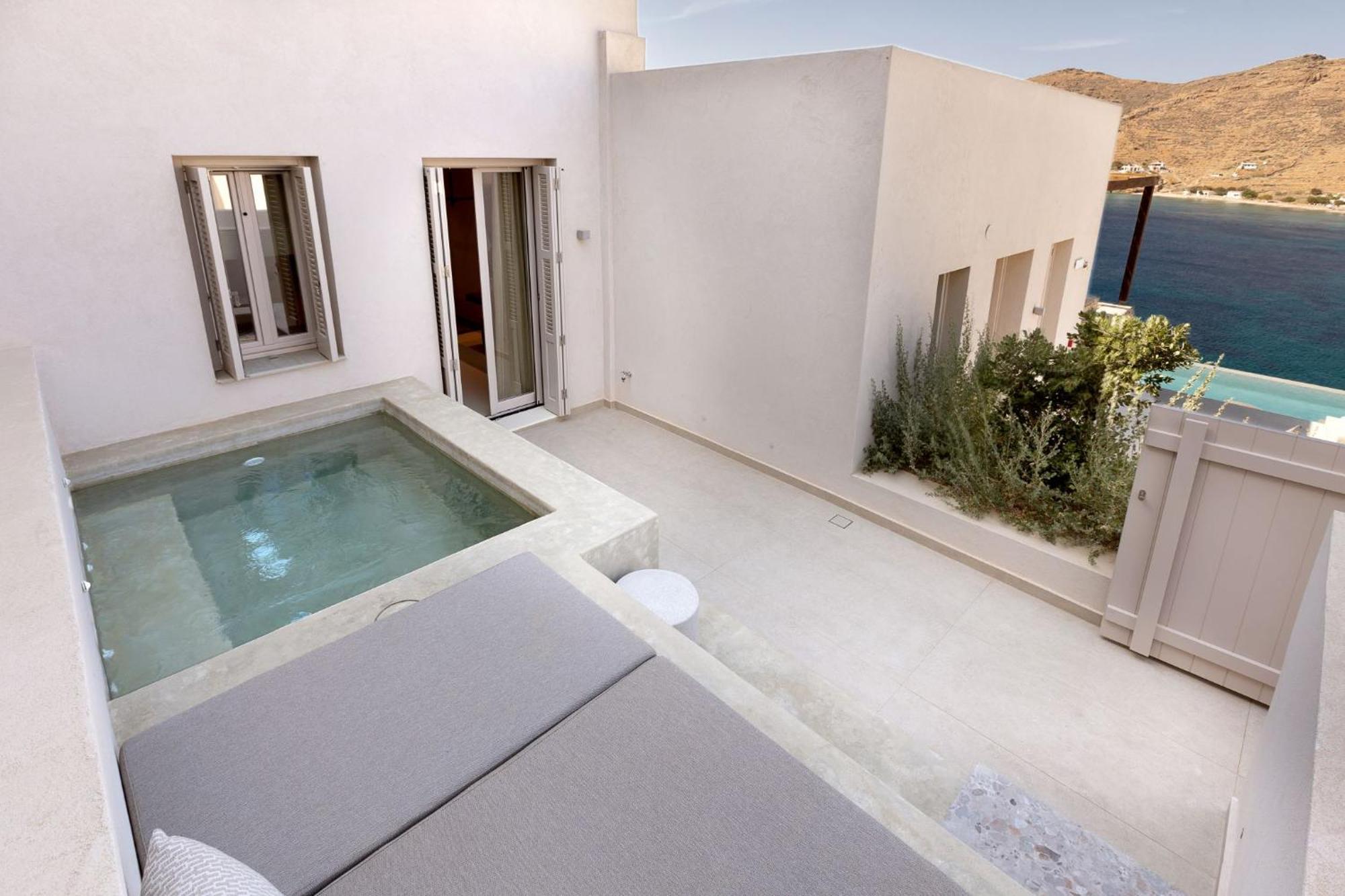 Yfes Hotell Kíthnos Exteriör bild