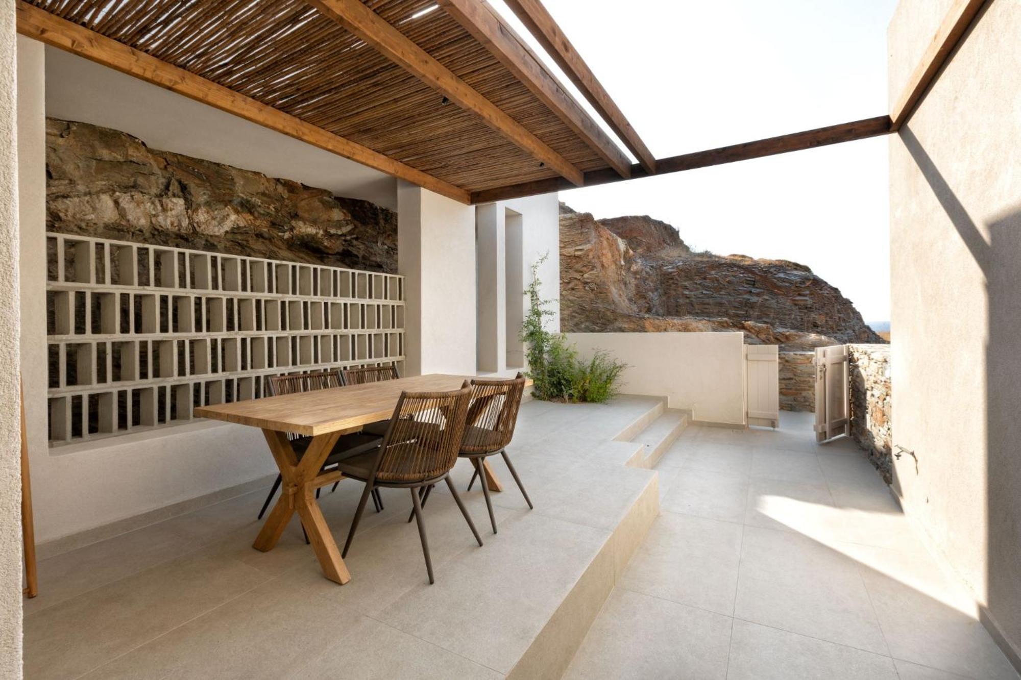 Yfes Hotell Kíthnos Exteriör bild