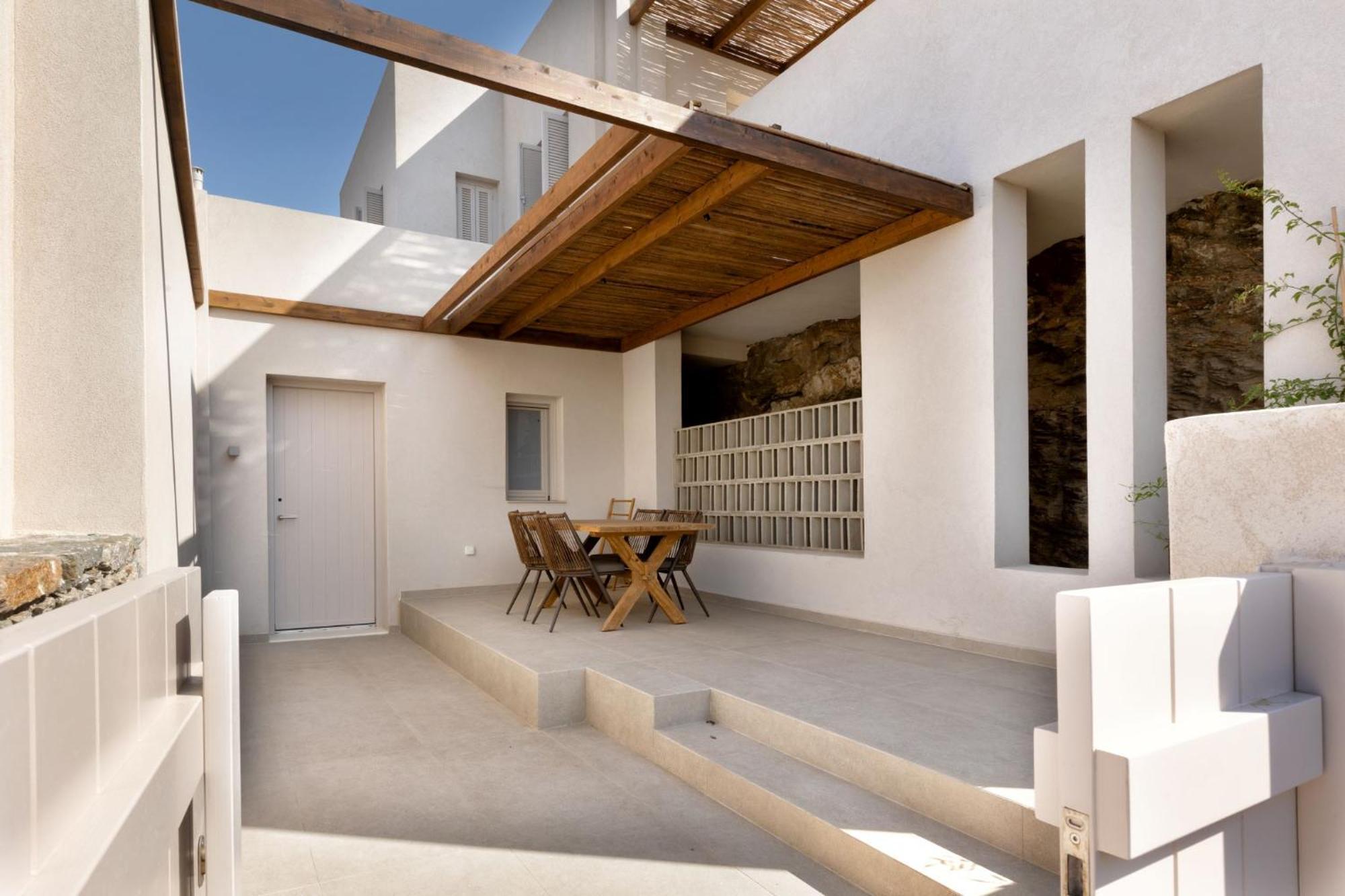 Yfes Hotell Kíthnos Exteriör bild