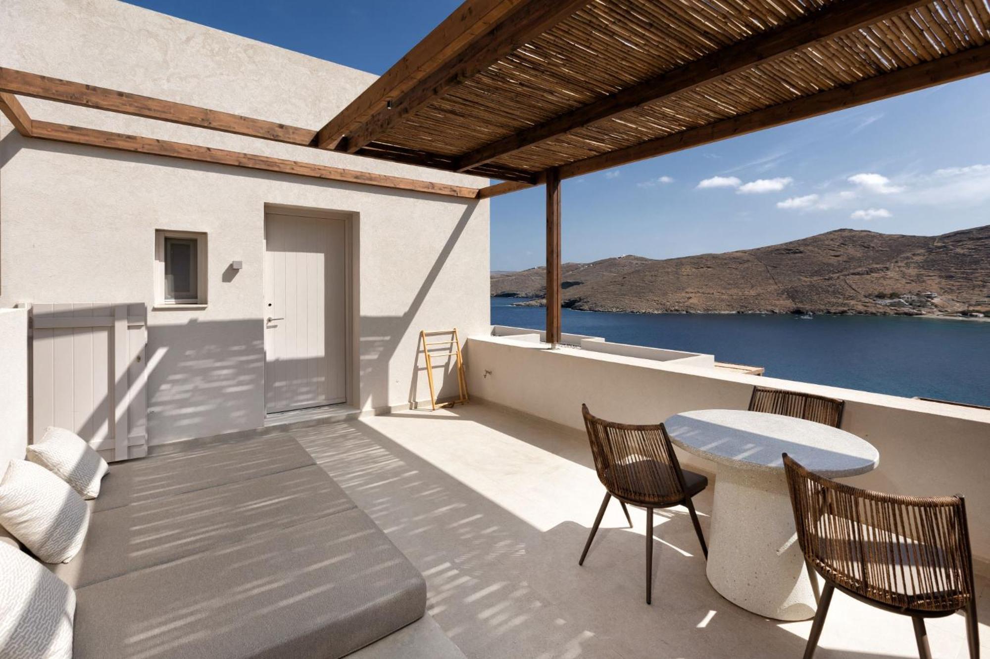 Yfes Hotell Kíthnos Exteriör bild