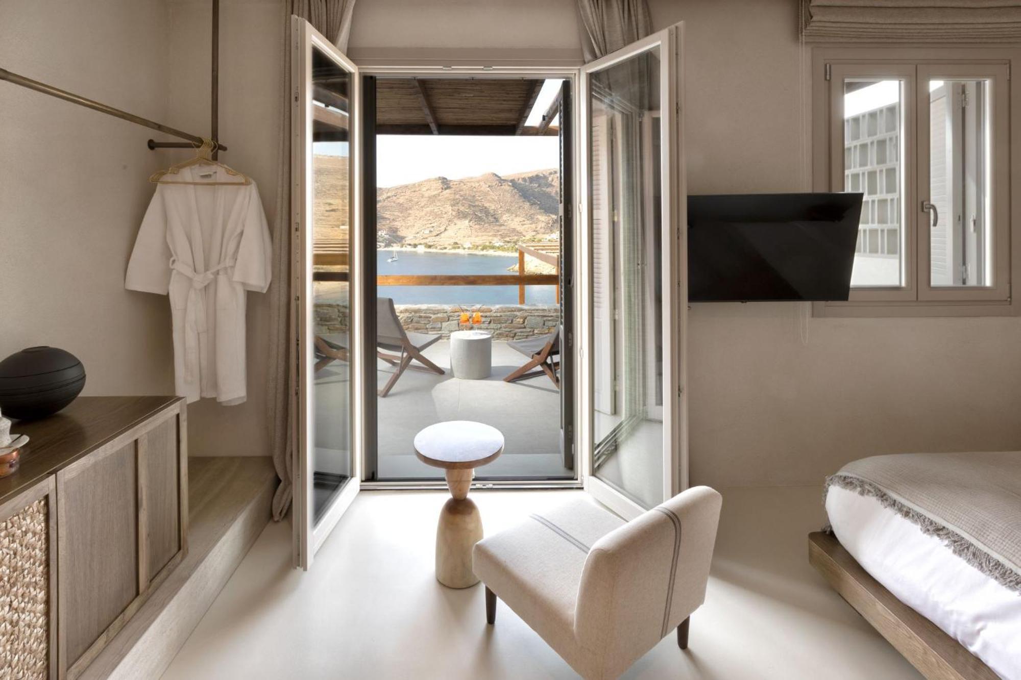 Yfes Hotell Kíthnos Exteriör bild